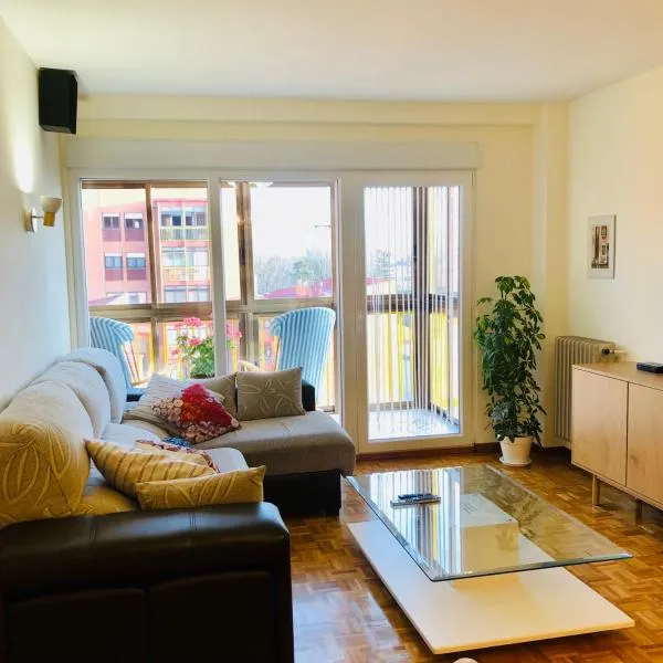 Piso céntrico y luminoso, hotel a Lleó