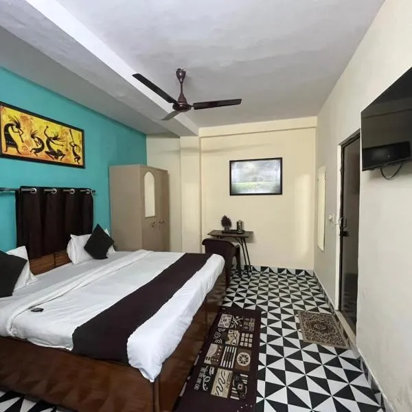 Hotel Satya Niketan Near South Embassy、デリーのホテル