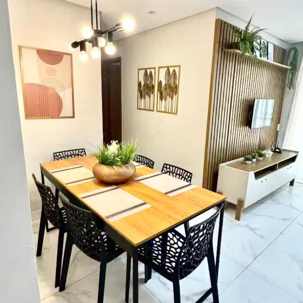 Apt p 8 pessoas,200m da Praia Milionários, 2 Piscinas