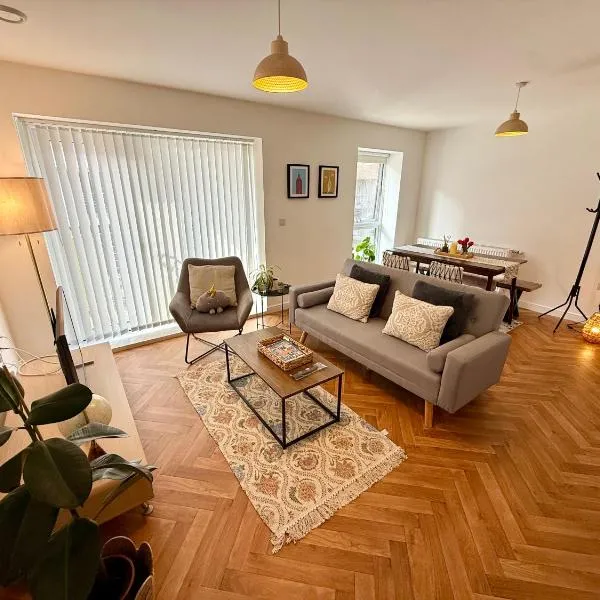 Issara Apartments 41 - Great location & Private Parking, khách sạn ở Portsmouth