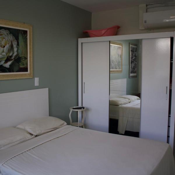 APT Completo - Suíte, 2 quartos, 2 Ar-condicionados, cozinha, Wi-FI, Piscina, garagem, portaria - Foto 2