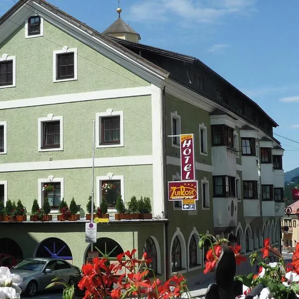 Aktiv Hotel Zur Rose am Brenner: Steinach am Brenner şehrinde bir otel