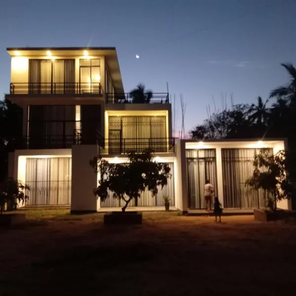HOTEL Pearl White Residency, ξενοδοχείο σε Polonnaruwa