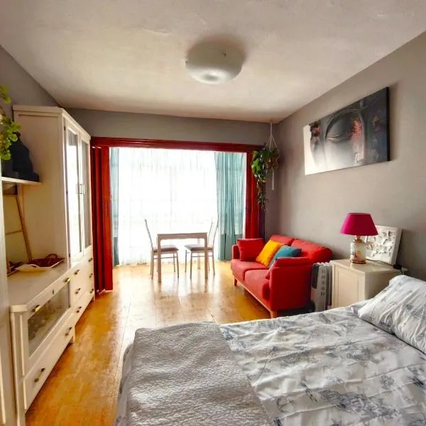 Estudio y parking privado a 3 MIN de la Playa, hotel en Laredo