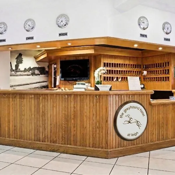 The Greyhound Hotel, хотел в Лий