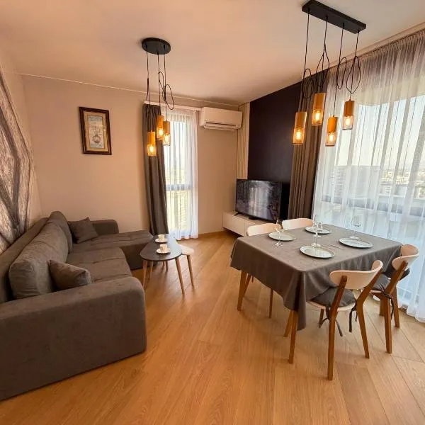 Osaka cozy 1BDR near IEC and Airport w Paid Parking, Hotel in Sofia