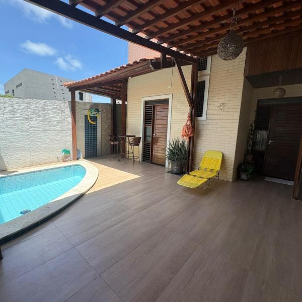 Casa com piscina no melhor do Aeroclube