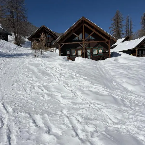 Duplex cosy jusqu'à 6 personnes- chalet des Pléiades - départ skis aux pieds en bordure de piste sans portage - l'autre duplex du chalet est également à nous، فندق في ريسول