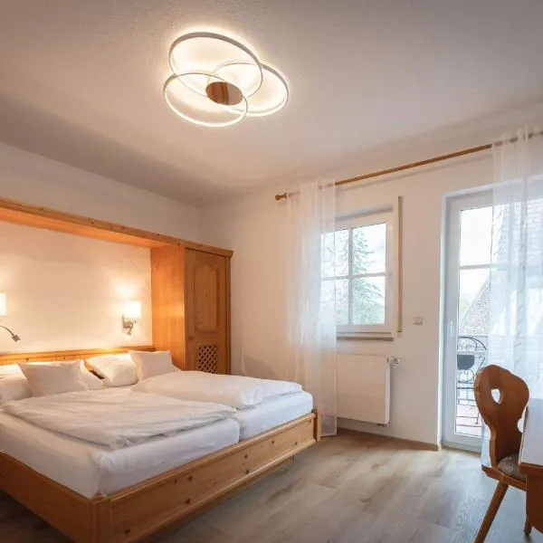 Hotel & Camping Reich am Schnackensee, hotel i Gunzenhausen