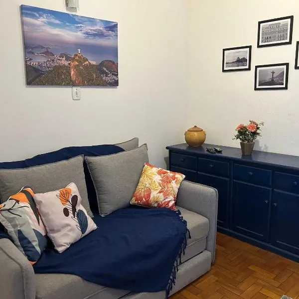 Studio confortável a 50m da Praia de Copacabana, хотел в Рио де Жанейро