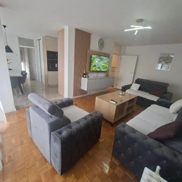 Apartman Mirjana 2 spavace odvojene sobe, Hotel in Banja Luka