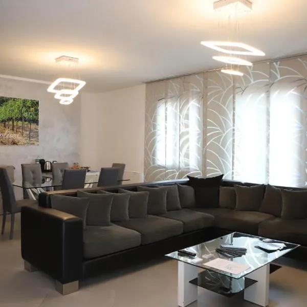 Mandrolisai Rooms, hotel i Samughèo