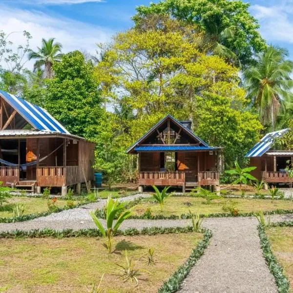 Ecolodge Azul Paradise, hotel i Nuquí