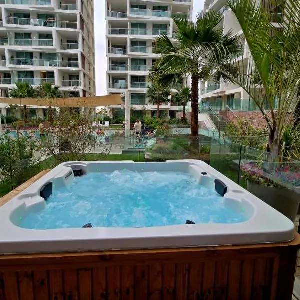 42 סוויטת גן 2 חדרים עם ג'קוזי מפנק במרפסת โรงแรมในเอลัต