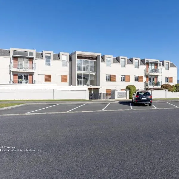 Lakeview Escape - Modern Comfort in the Heart of Taupo, hotel in Taupo