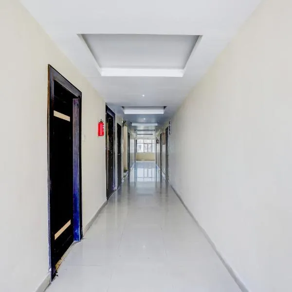 Super Hotel O Rajahmundry Central Railway Station Formerly Sanjeevi Residency, hotel a Rājahmundry