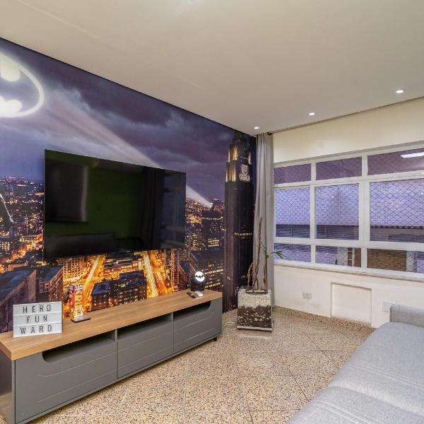 Steps from the Beach! Geek Themed Condo