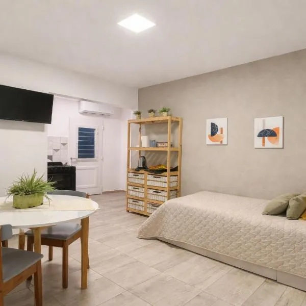 Departamento moderno equipado en vicente López con ubicacion inmejorable , 100 metros del tren , cerca de River, tecnopolis , a pasos tenes todo, Hotel in Florida