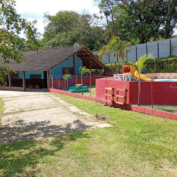 Chácara com piscina a 1 hora de SP com Churrasqueira