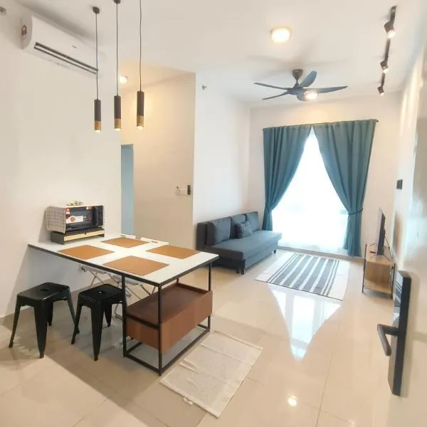 Adilili Mesahill Premier Homestay, Nilai near KLIA USIM AEON Mall Mesa Mall Aurelius Hospital, hotel en Nilai