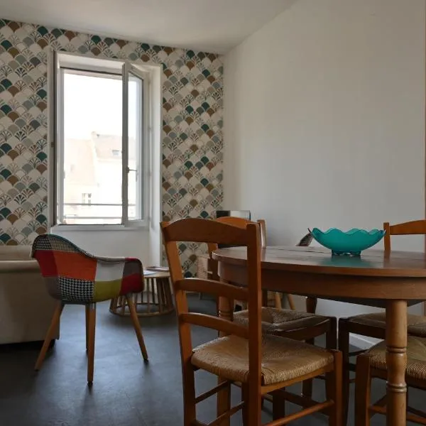 Appartemment T3 (2 chambres) cœur de Candé WIFI, хотел в Candé