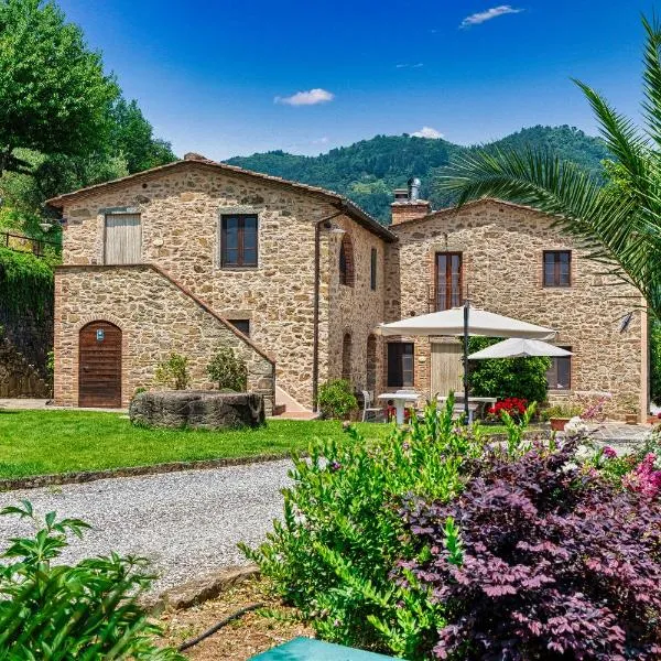 La Marginella - Tuscan Estate & Olive Orchard with Pool, hotel u gradu 'Pescia'