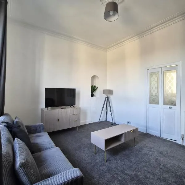 Modern Top Floor 2BR apartment、モントローズのホテル