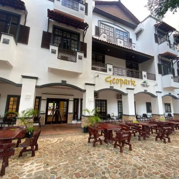 Capital O 91179 Geopark Village Boutique Hotel, Hotel in Pulau Borau