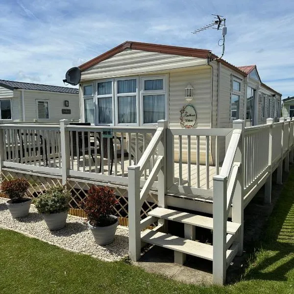 Luxury Caravan Coastfields Holiday Village, хотел в Инголдмелс