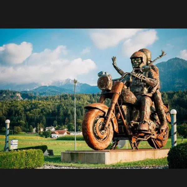 BlueBird Apartments, Hotel in Latschach