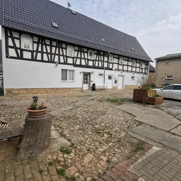 Gästewohnung Schönfeld, hotel v mestu Frohburg