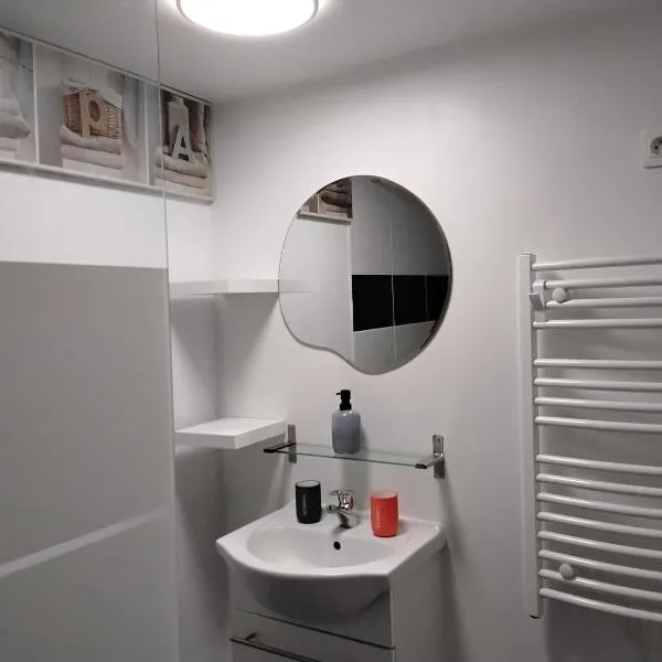 Appartement، فندق في Lesneven
