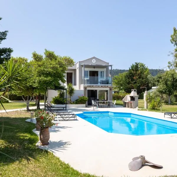 Villa Adonis with private pool by Lefkadastay, hotel di Kota Lefkada