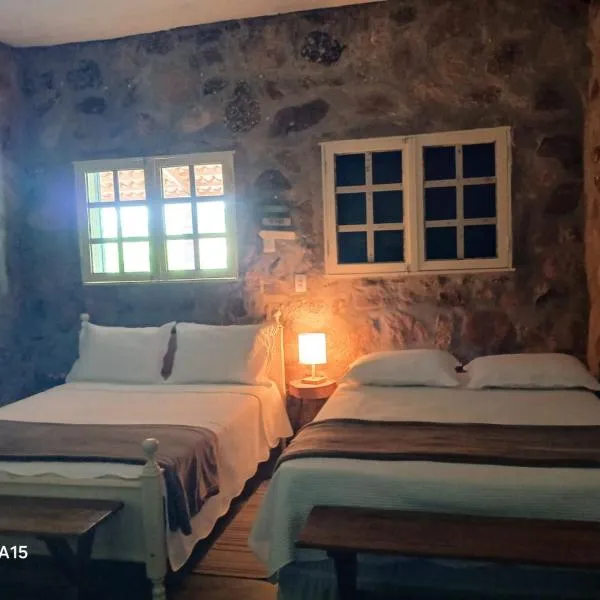 Chalé Encontro das Pedras na Serra, хотел в Serra de São Bento