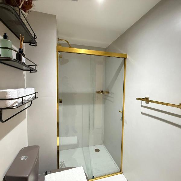Flat Moema Suíte com cama King Size, Sala de TV, cozinha completa e vaga de garagem grátis - Foto 3