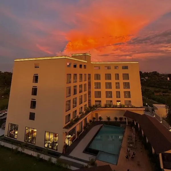 Aurum by R J Resorts, hotel i Siliguri