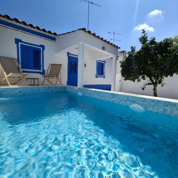 Floral warm springs - Alentejo House, hotell i Santo António do Baldio