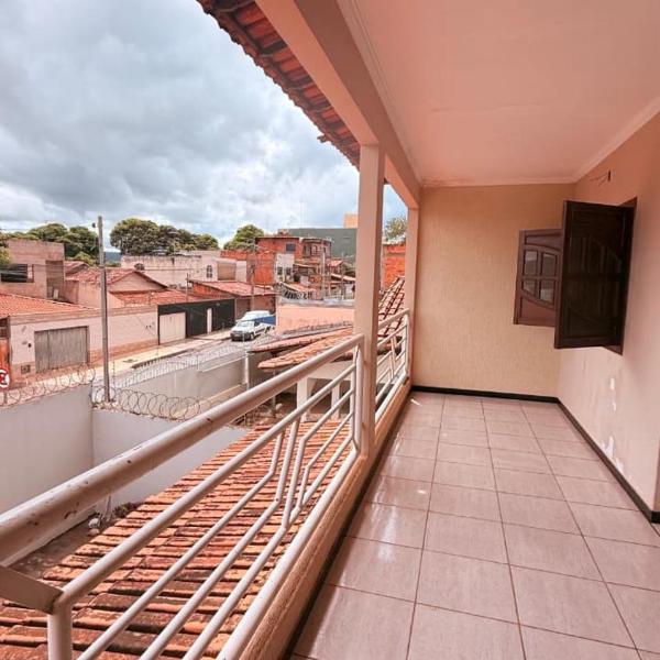 Andar Superior Espaçoso 4 Quartos 1 Suíte