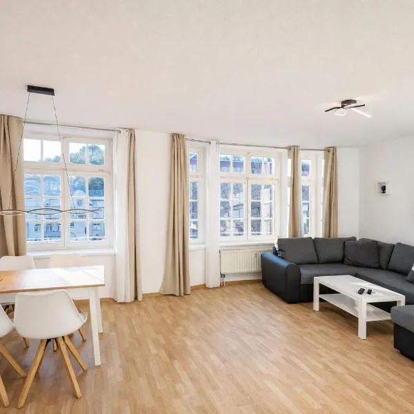 HW2B - Urlaubsmagie - Wohlfühlwohnung mit Balkon, Pool, Sauna & Terrasse – hotel w mieście Sebnitz