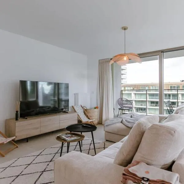 Stylish Family-Friendly Ostend Retreat, Close to Harbor and Free Parking, hotel v Ostende