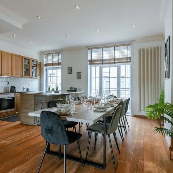 Casiola - Beautiful and spacious vacation home with parking, hotel a Blankenberge