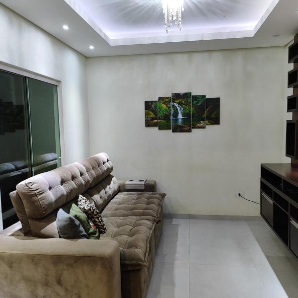 Casa completa com Churrasqueira em Naviraí