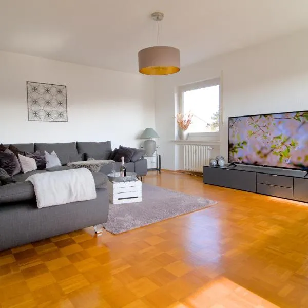 Ferienwohnung Bella im Hegau - mit kostenfreien Parkplätzen und WLAN, хотел в Volkertshausen