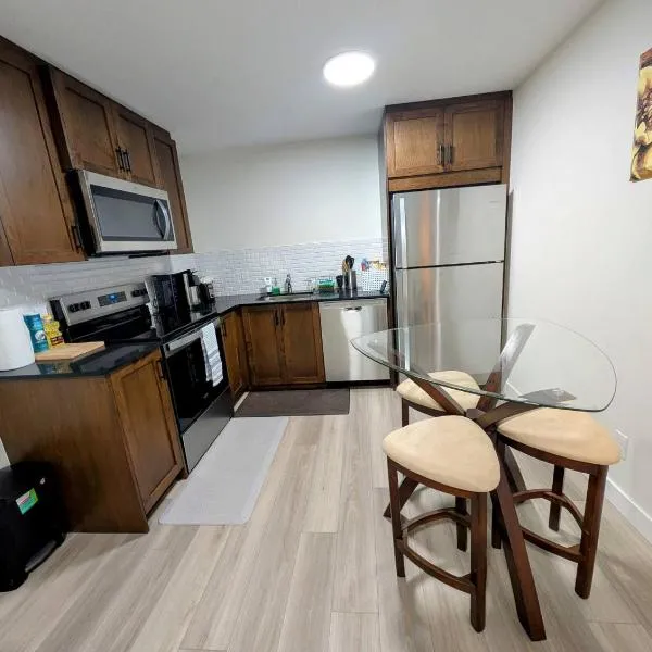 2 Bedroom Guest Suite in SW, hotelli kohteessa Calgary