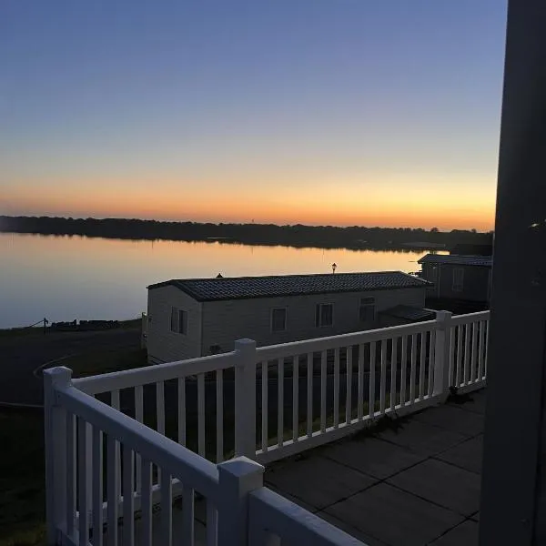 Viesnīca The Seaflower - With Lake Views pilsētā Milloma