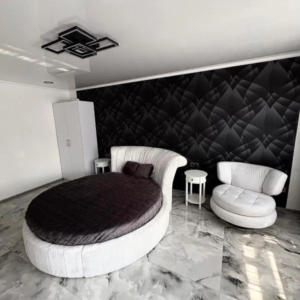 Однокомнатная студия, Соборности 42, hotel i Kryvyj Rih