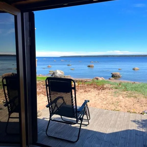 Summerhouse only few m from the sea, with sauna!, viešbutis mieste Kesmu