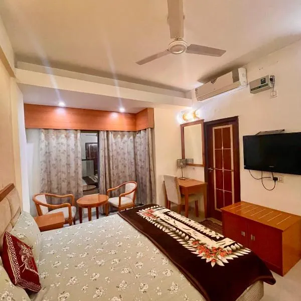 ZenRoofs- 02 Studio Apartment、ブリンダーバンのホテル