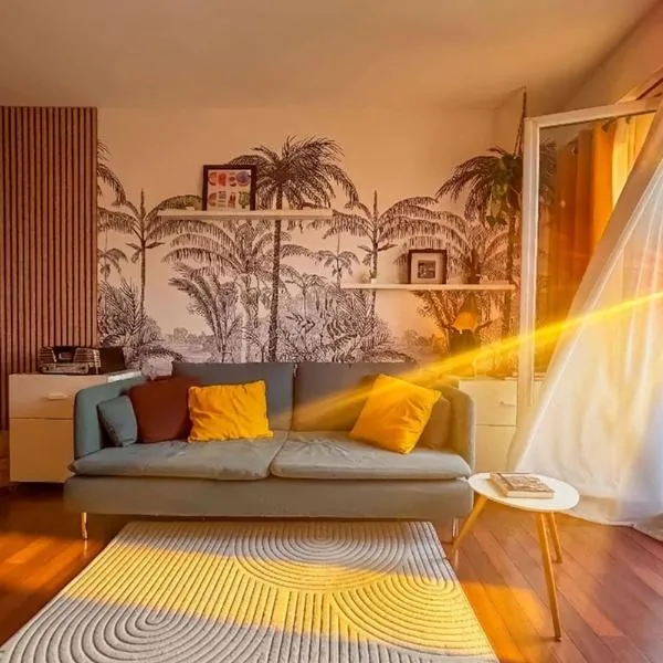 Cozy & quiet near Paris Sleeps 4, hotel i Ivry-sur-Seine