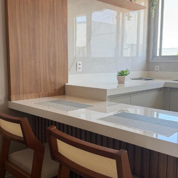 Apartamento amplo climatizado próximo à praia - Foto 2